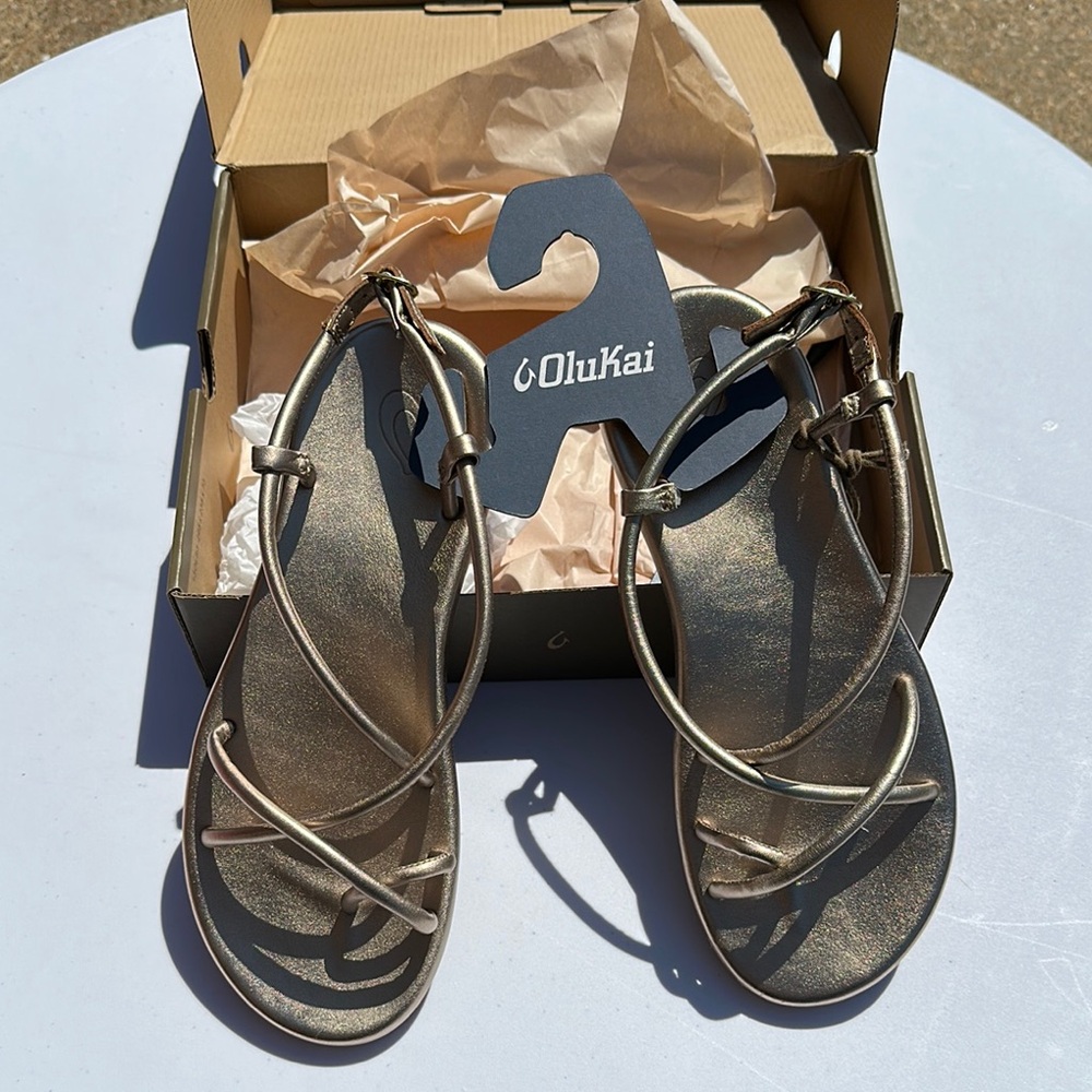 Olukai Women's Metallic Sandals